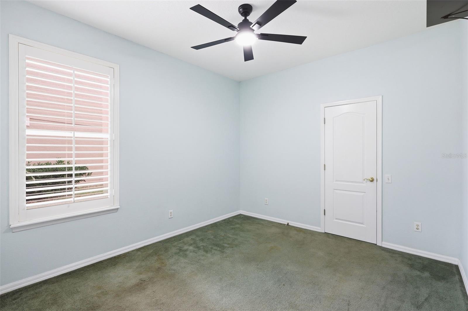 ADMIRAL POINTE - Residential