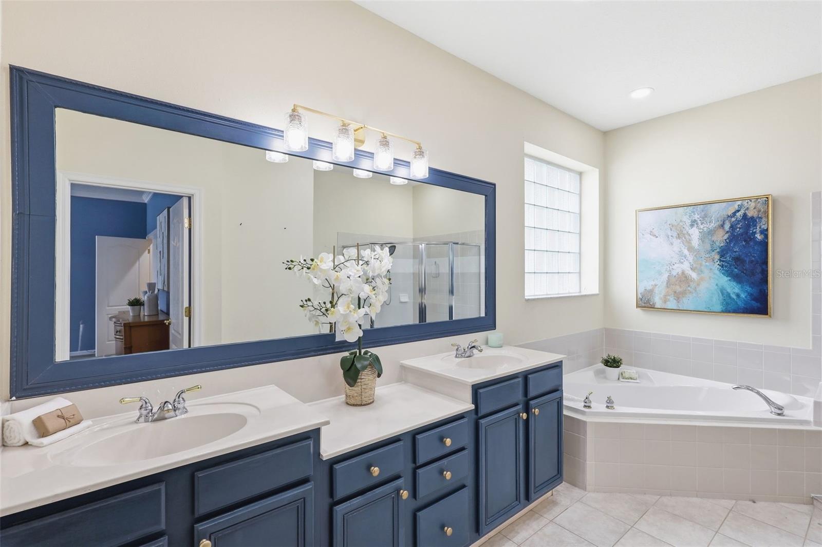 ADMIRAL POINTE - Residential