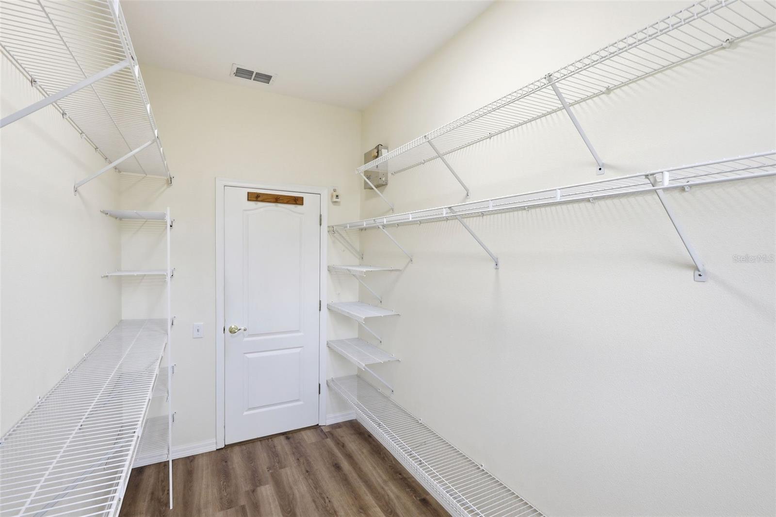 ADMIRAL POINTE - Residential