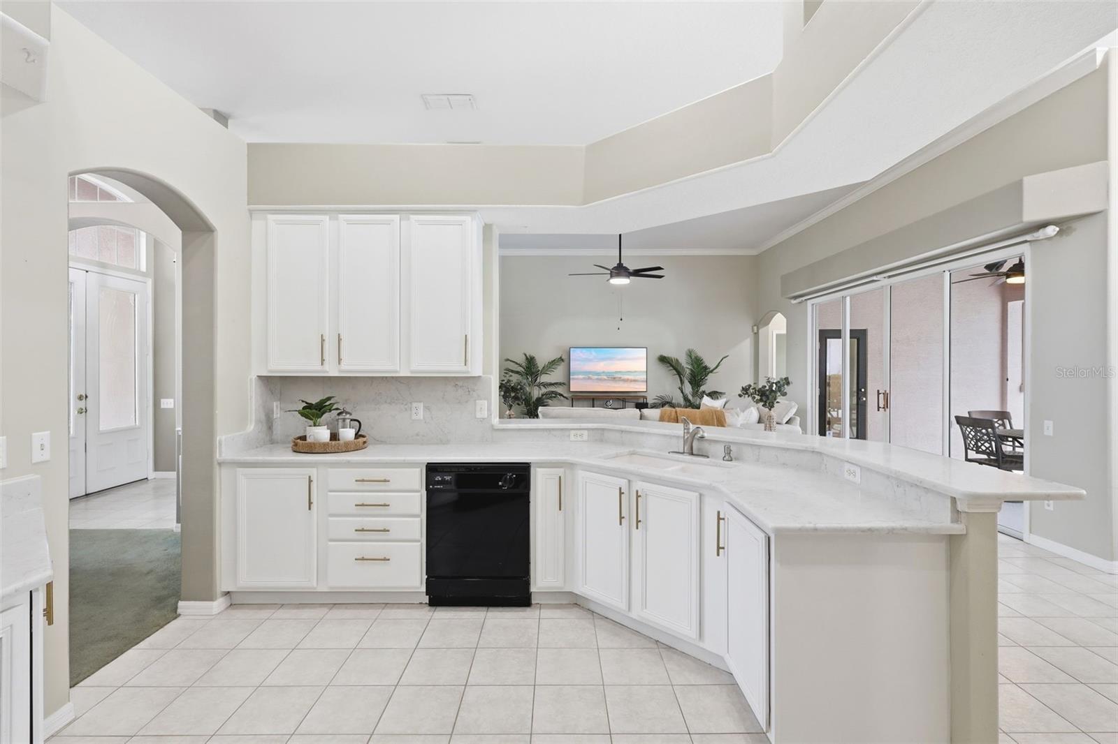 ADMIRAL POINTE - Residential