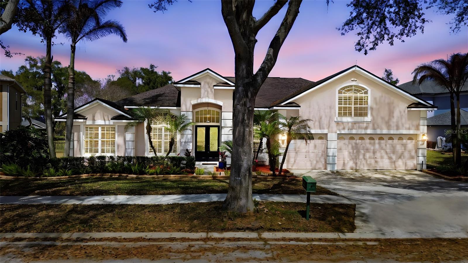 ADMIRAL POINTE - Residential