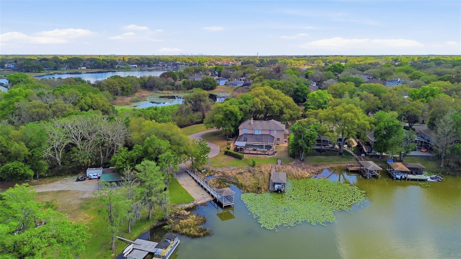 ADMIRAL POINTE - Residential