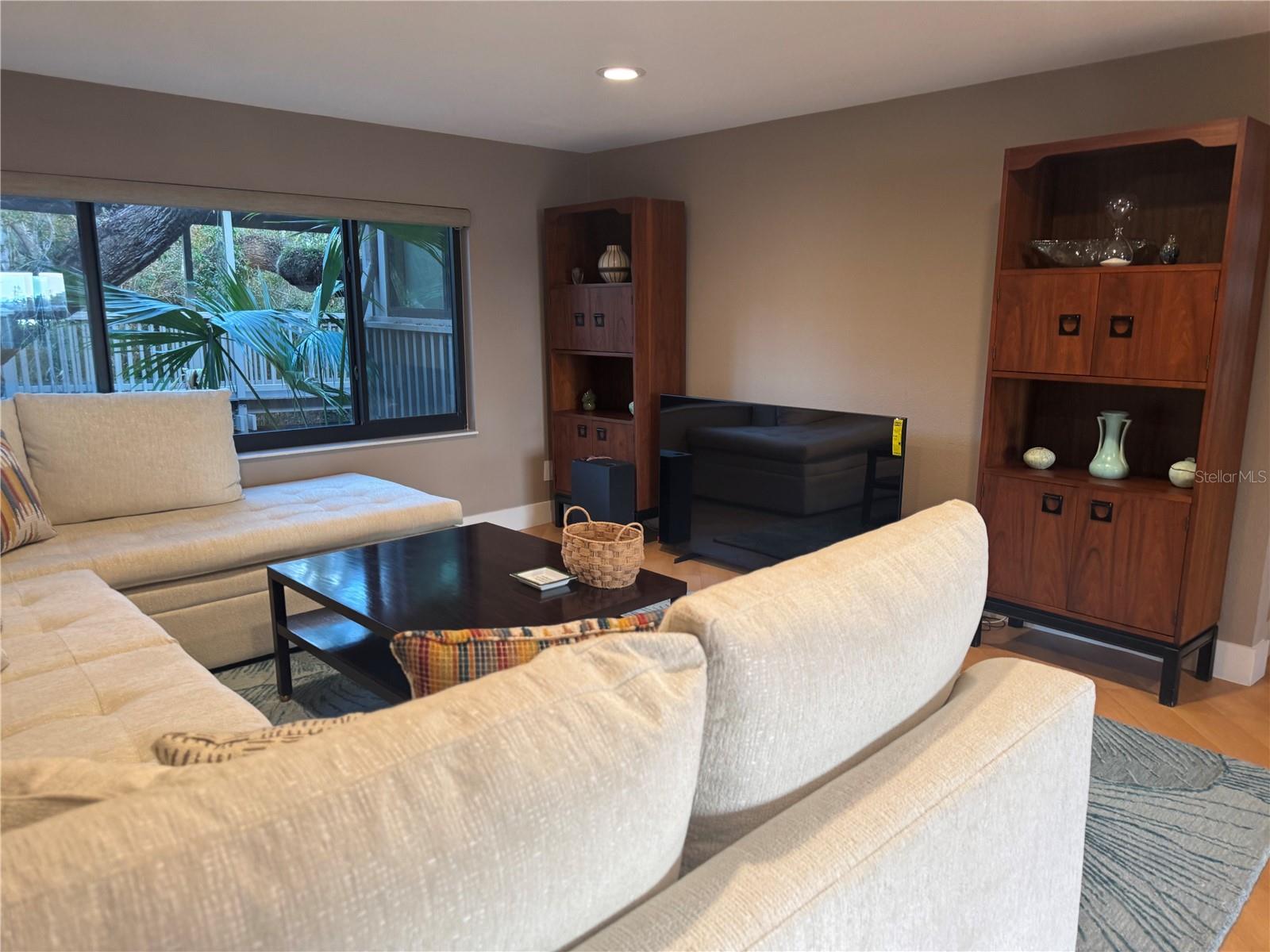 LANDINGS TREEHOUSE - Residential Lease