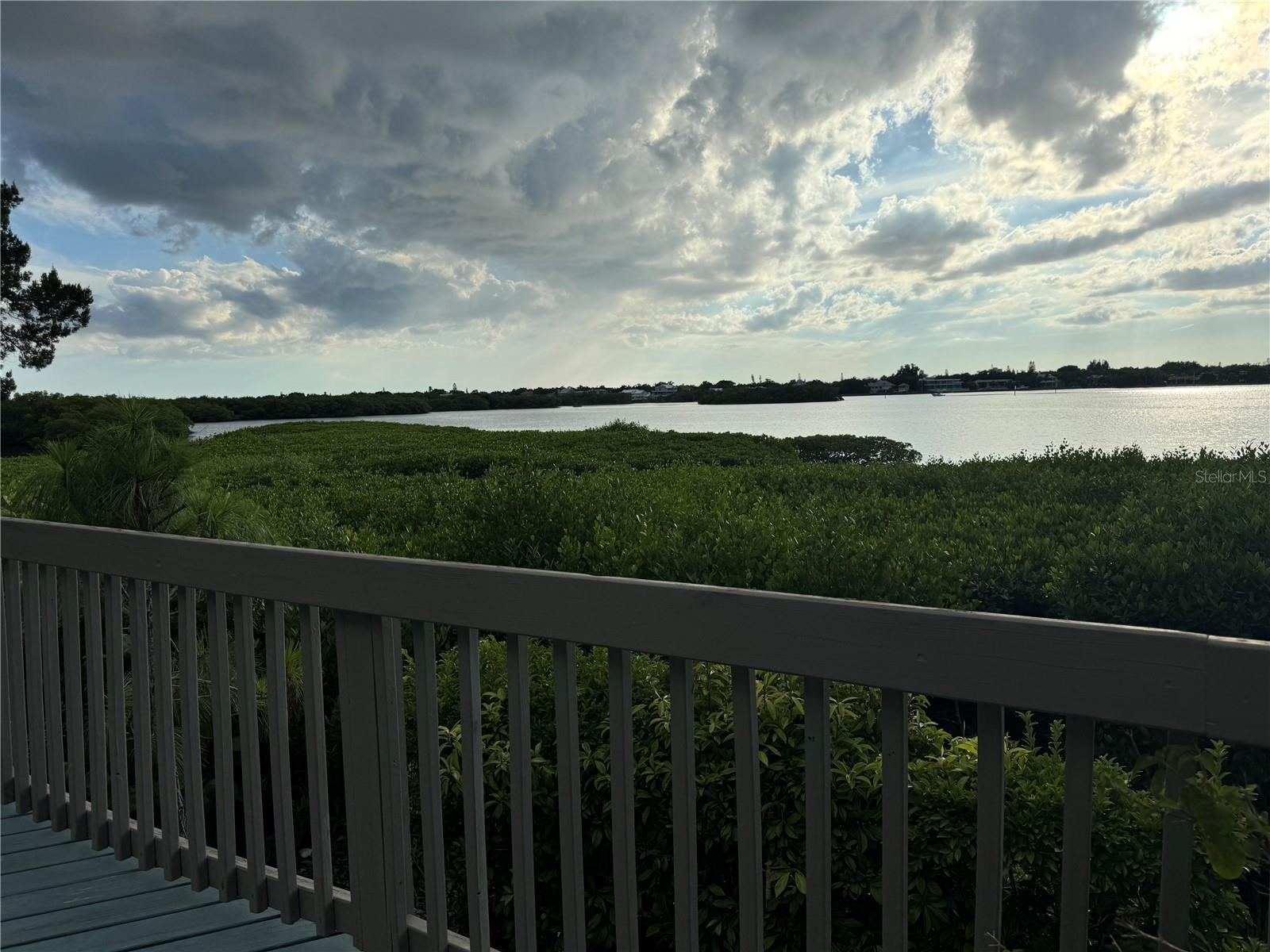 LANDINGS TREEHOUSE - Residential Lease