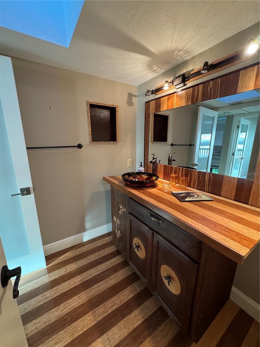 LANDINGS TREEHOUSE - Residential Lease