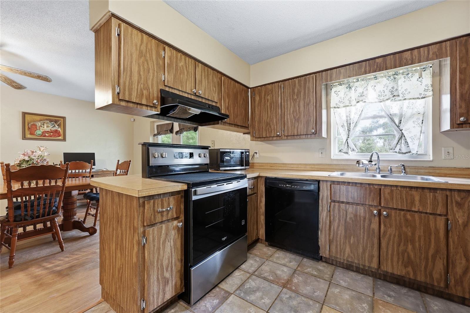 NORTHWOOD OAKS - Residential