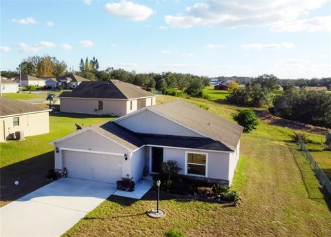 A home in LAKE WALES