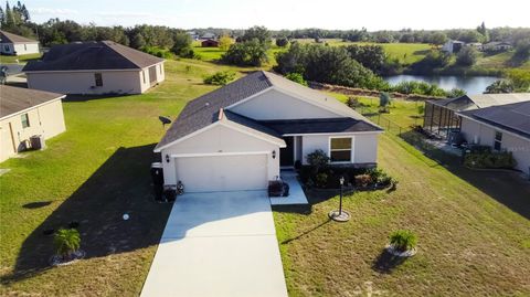 A home in LAKE WALES