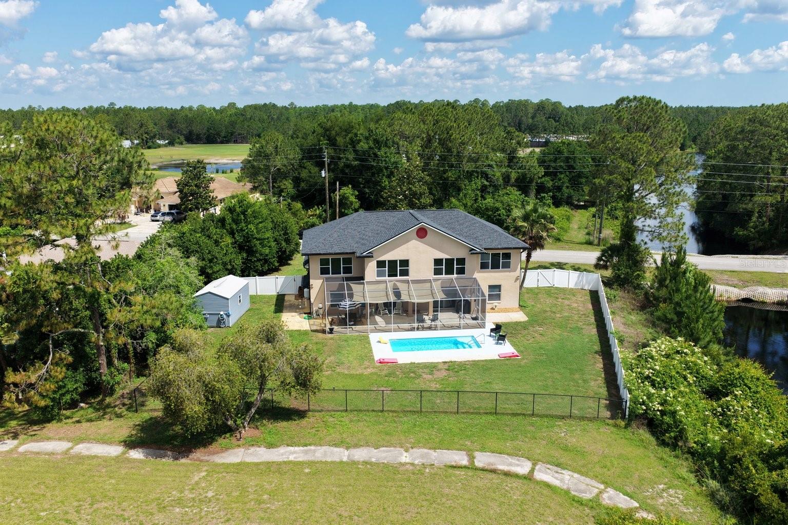 208 LONDON DRIVE