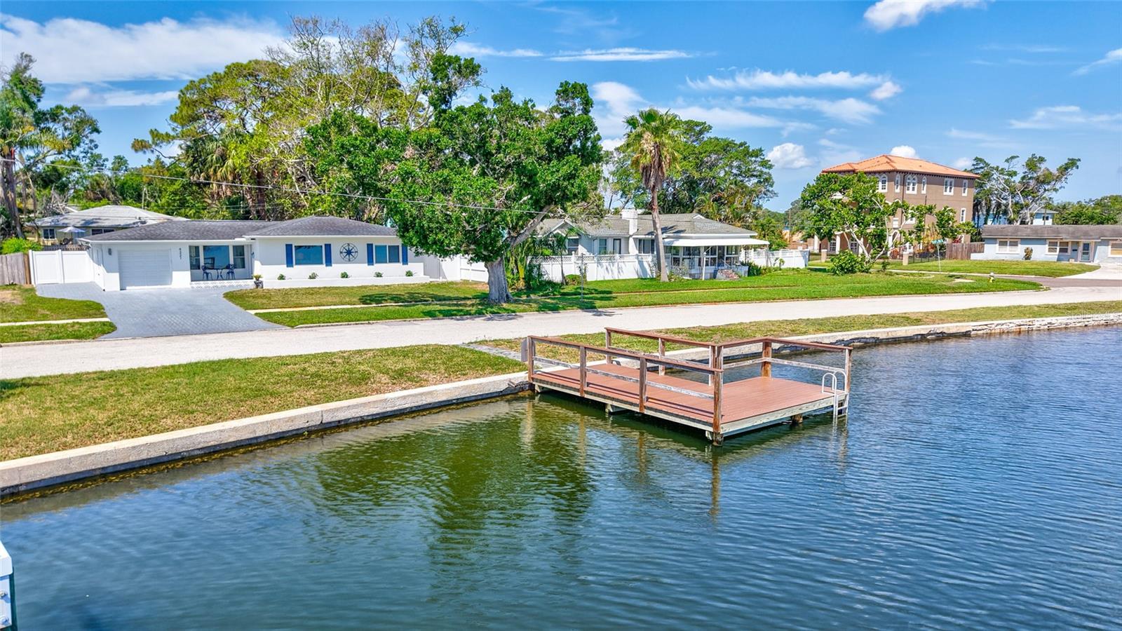 BAYOU BONITA - Residential Lease