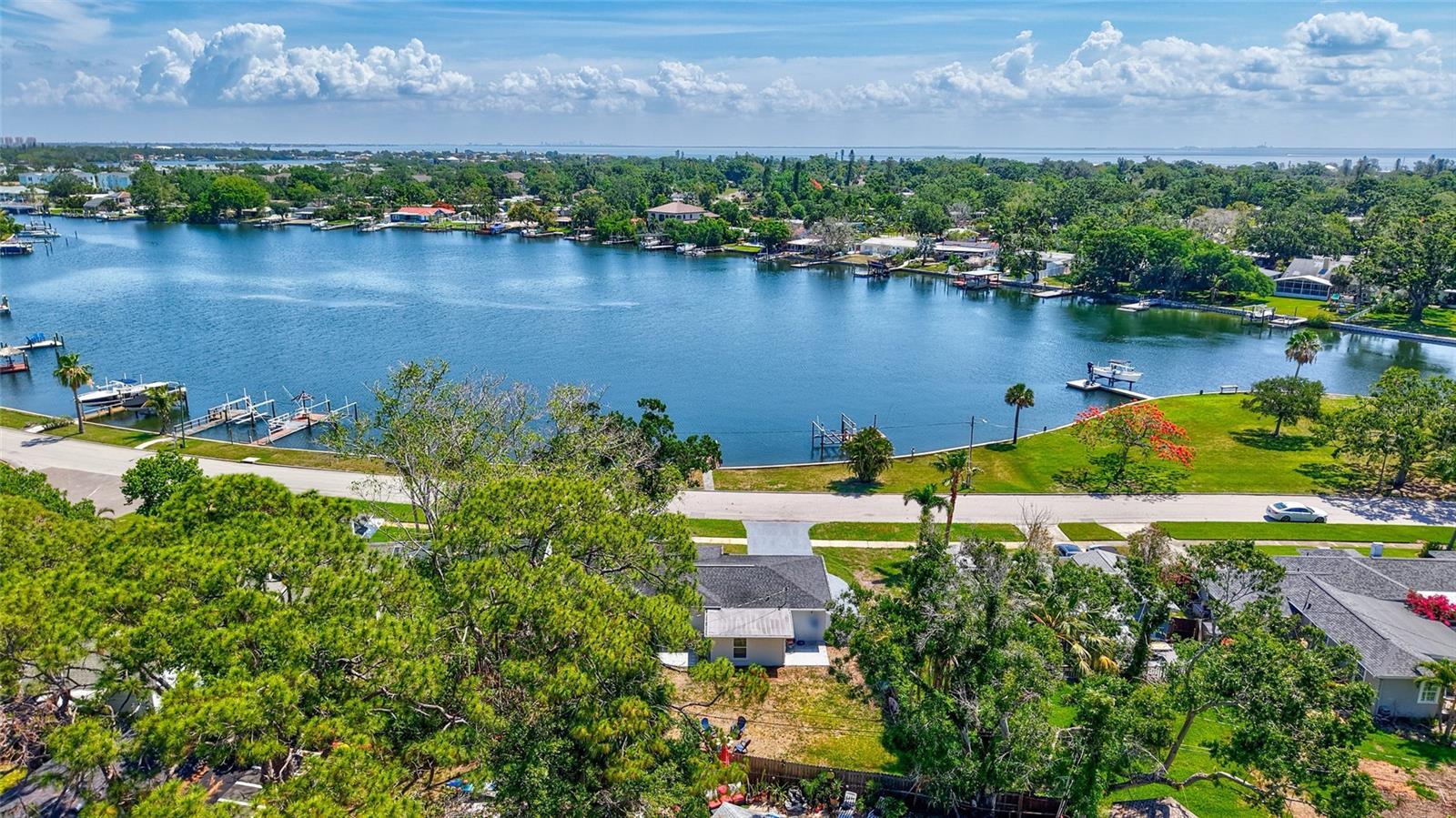 BAYOU BONITA - Residential Lease