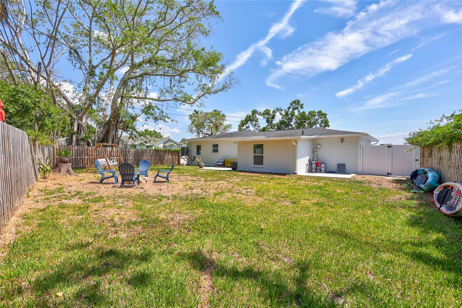 BAYOU BONITA - Residential Lease