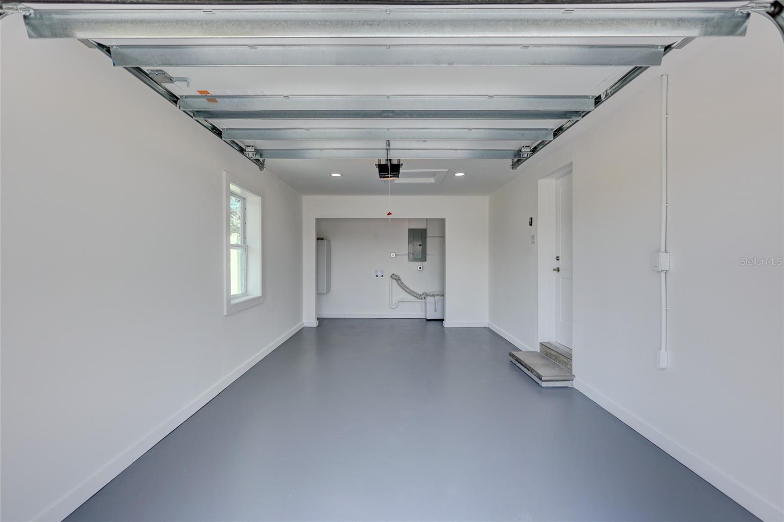 BAYOU BONITA - Residential Lease