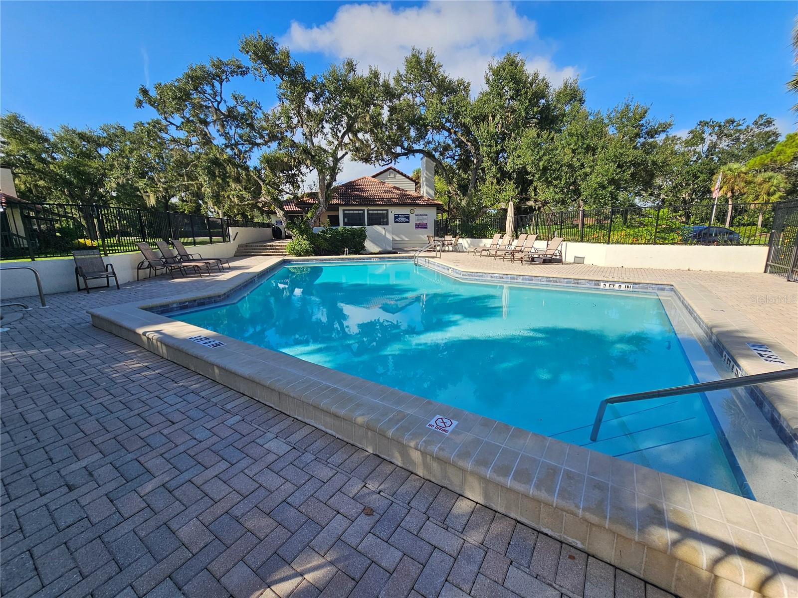 LAKES OF SARASOTA I - Residential Lease
