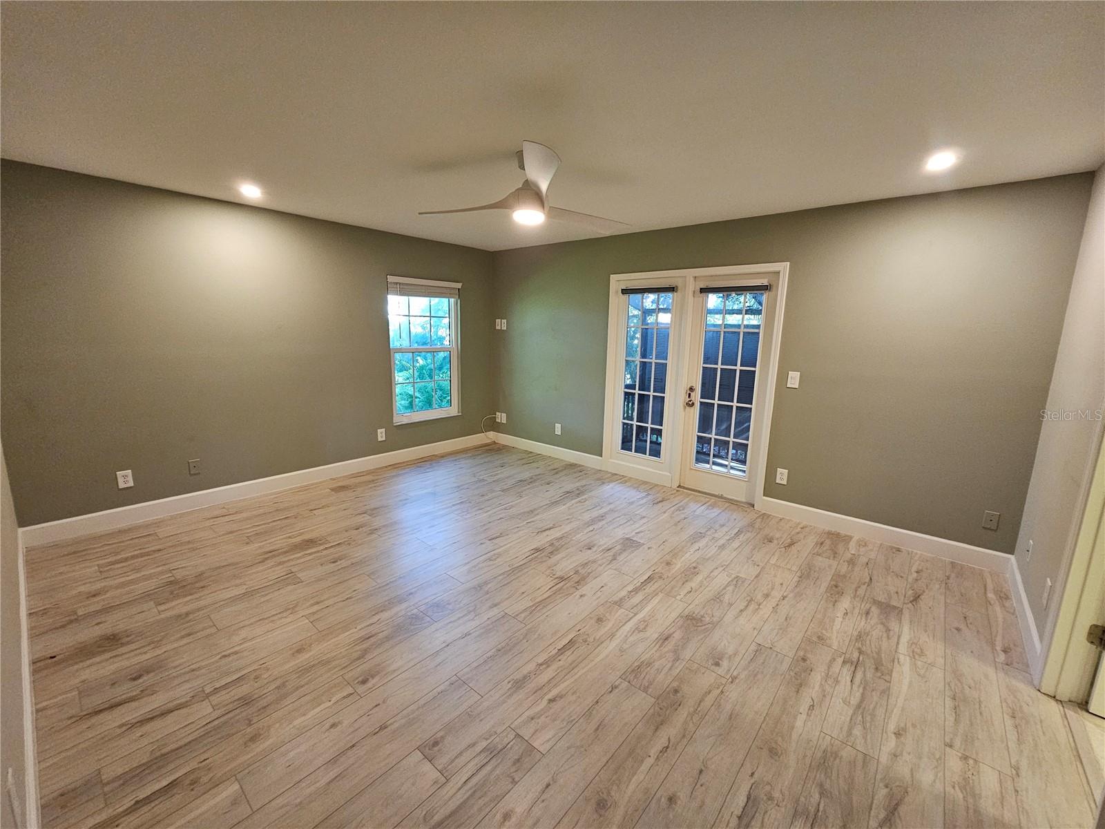 LAKES OF SARASOTA I - Residential Lease