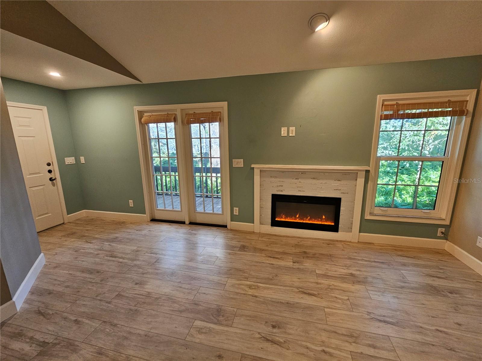 LAKES OF SARASOTA I - Residential Lease