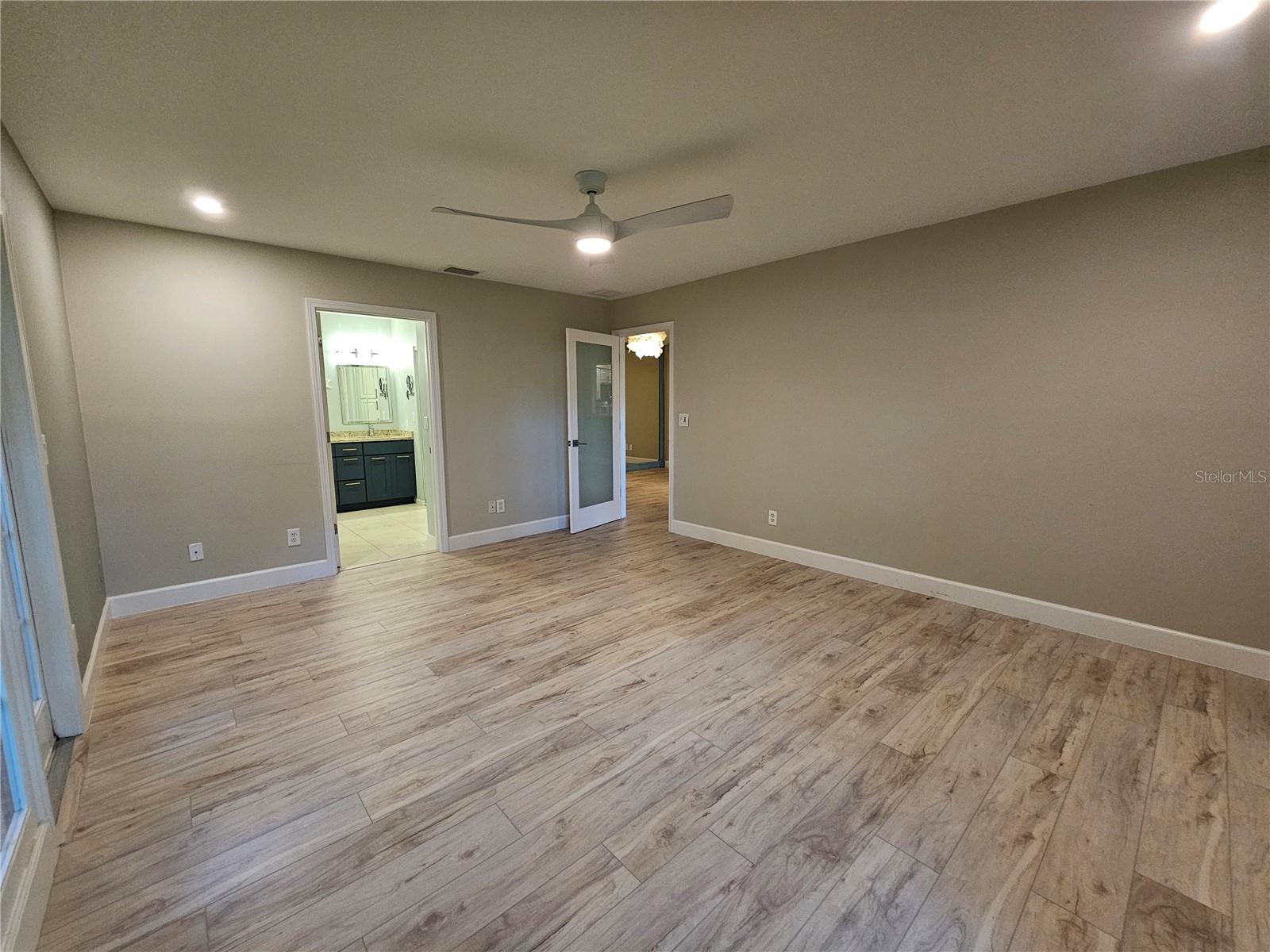 LAKES OF SARASOTA I - Residential Lease