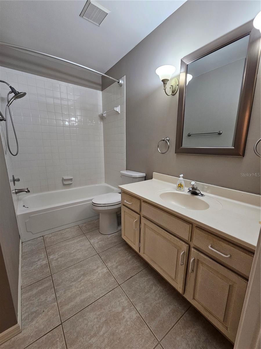 LAKES OF SARASOTA I - Residential Lease