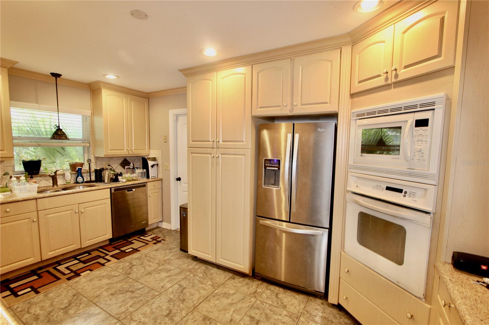 BEL AIRE PINES - Residential