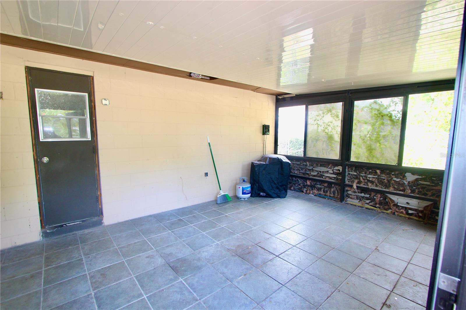 BEL AIRE PINES - Residential