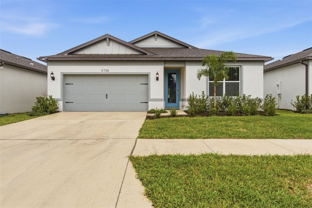 Photo of 9738 Redwood Heights Loop, Thonotosassa, FL 33592 (MLS # TB8477521)