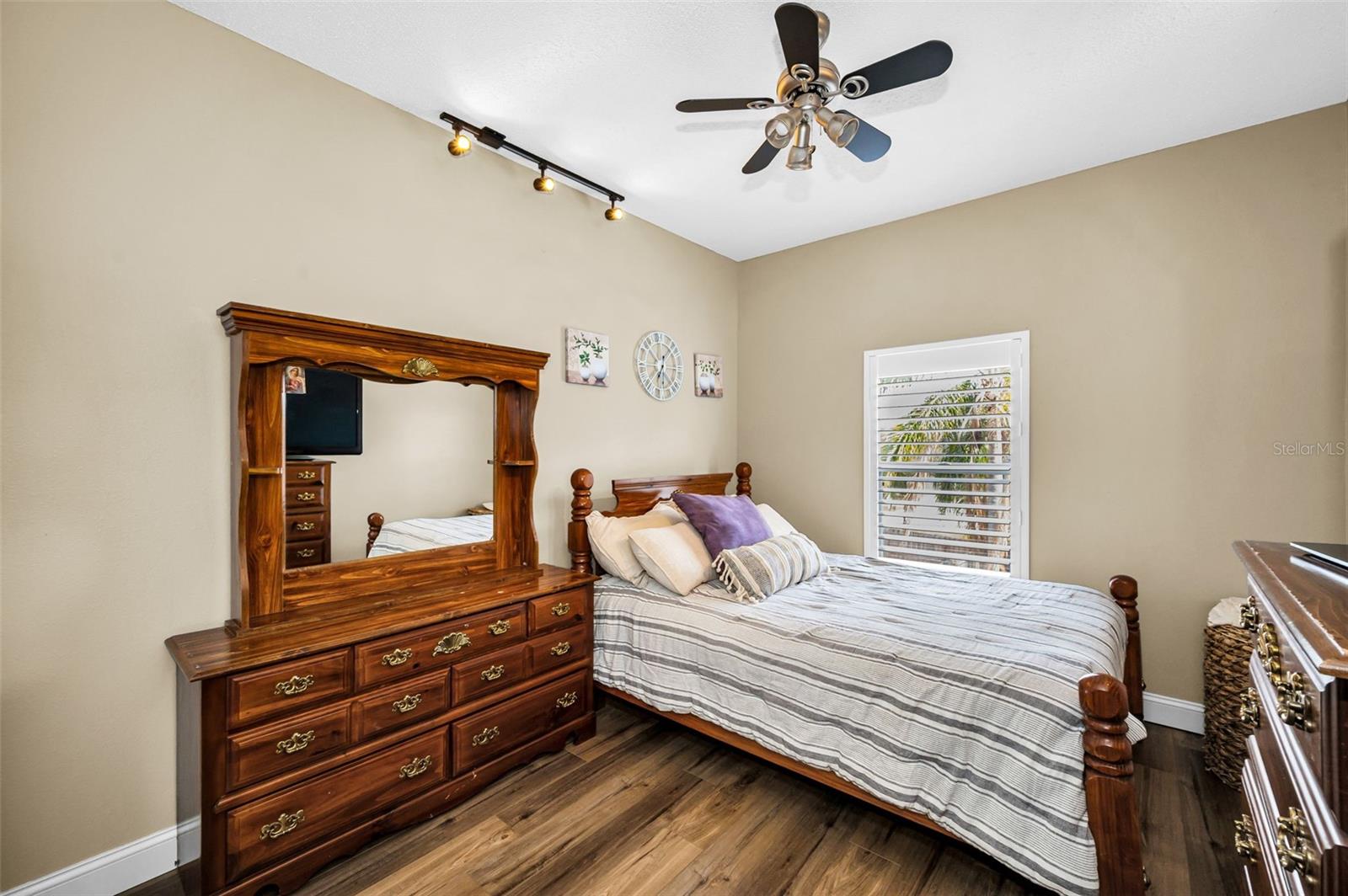 ENCLAVE PH 02 - Residential