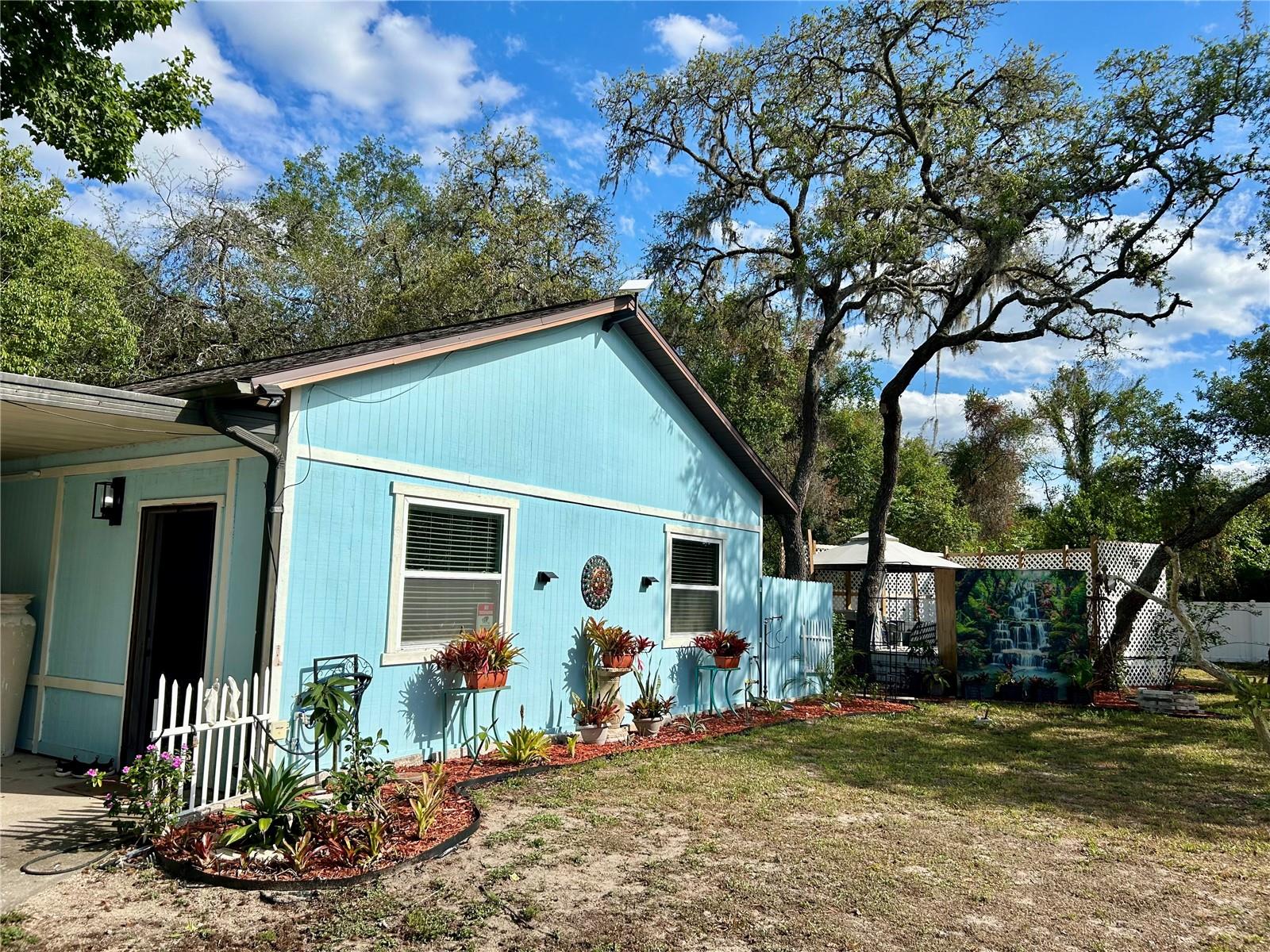 MOON LAKE ESTATES - Residential