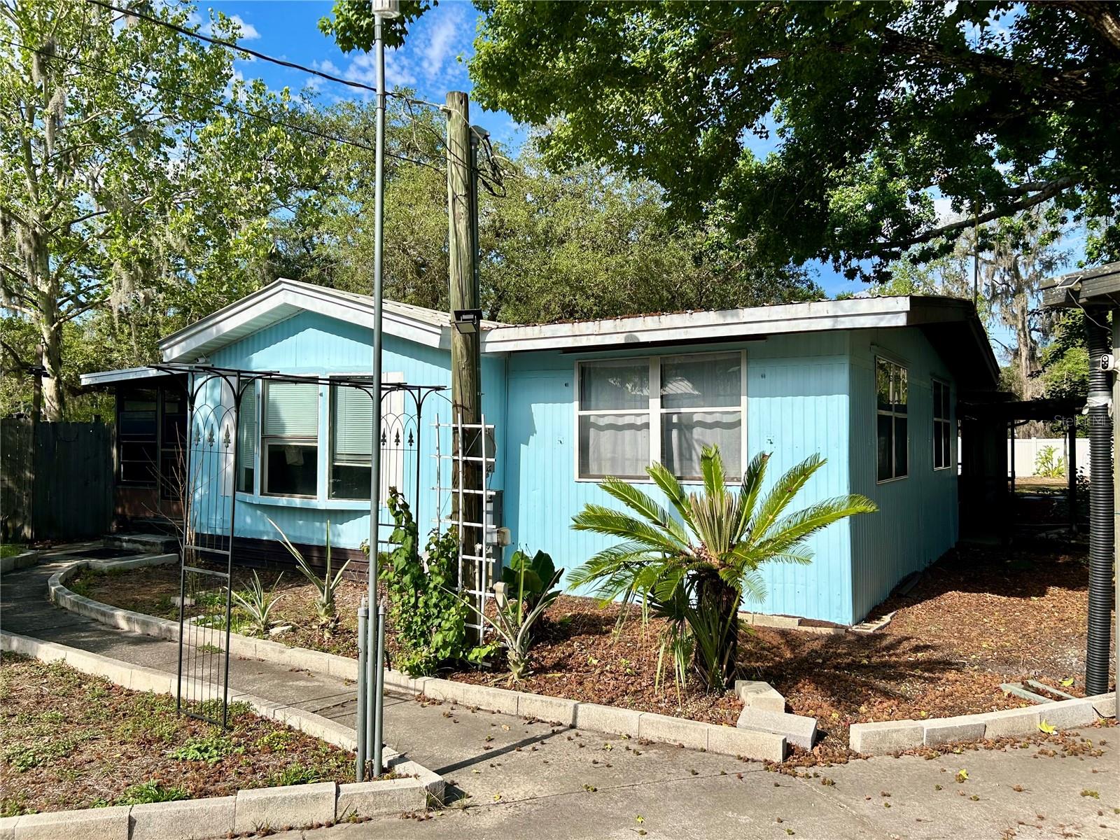 MOON LAKE ESTATES - Residential
