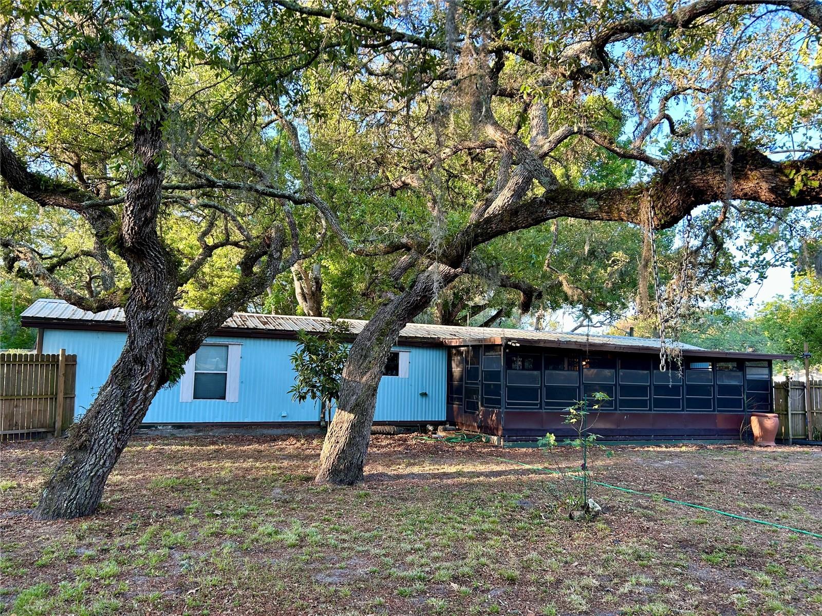 MOON LAKE ESTATES - Residential