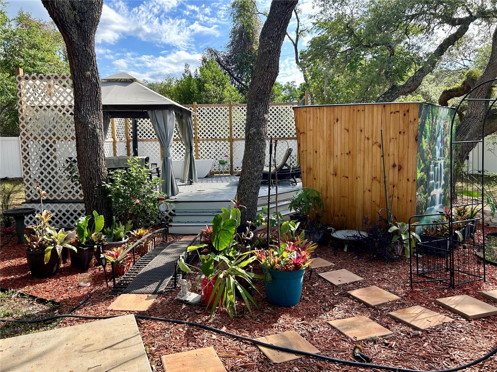 MOON LAKE ESTATES - Residential