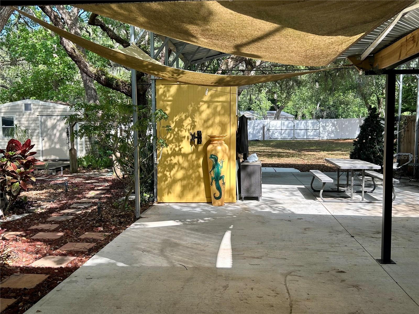 MOON LAKE ESTATES - Residential