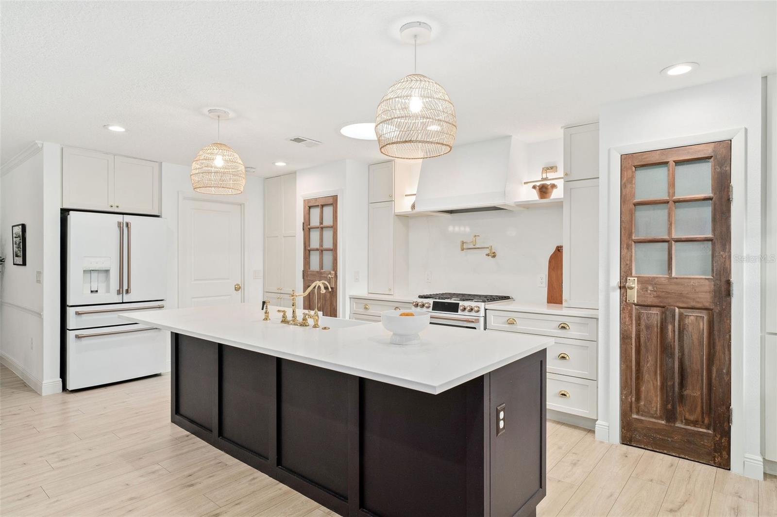 2270 DELORAINE TRAIL