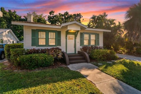 Photo of 2530 Loma Linda Street, Sarasota, FL 34239 (MLS # A4669972)