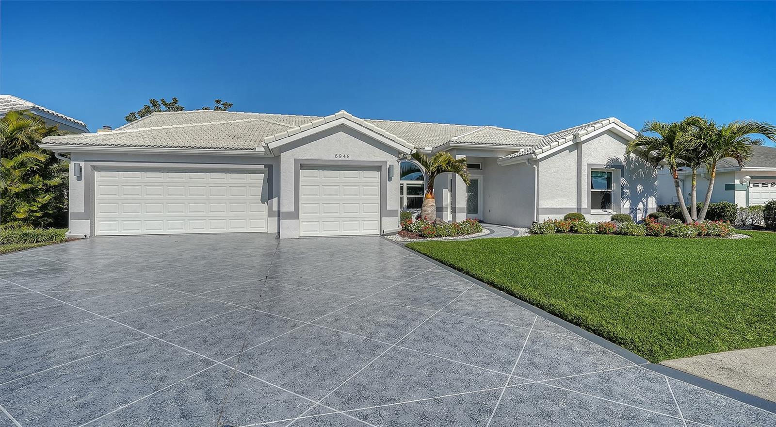 6948 STETSON STREET CIRCLE, SARASOTA, FL, 34243 1 6948 STETSON STREET CIRCLE