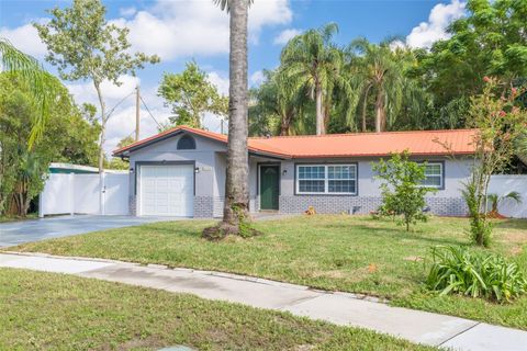 A home in SEMINOLE