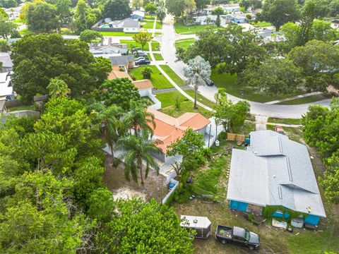 A home in SEMINOLE