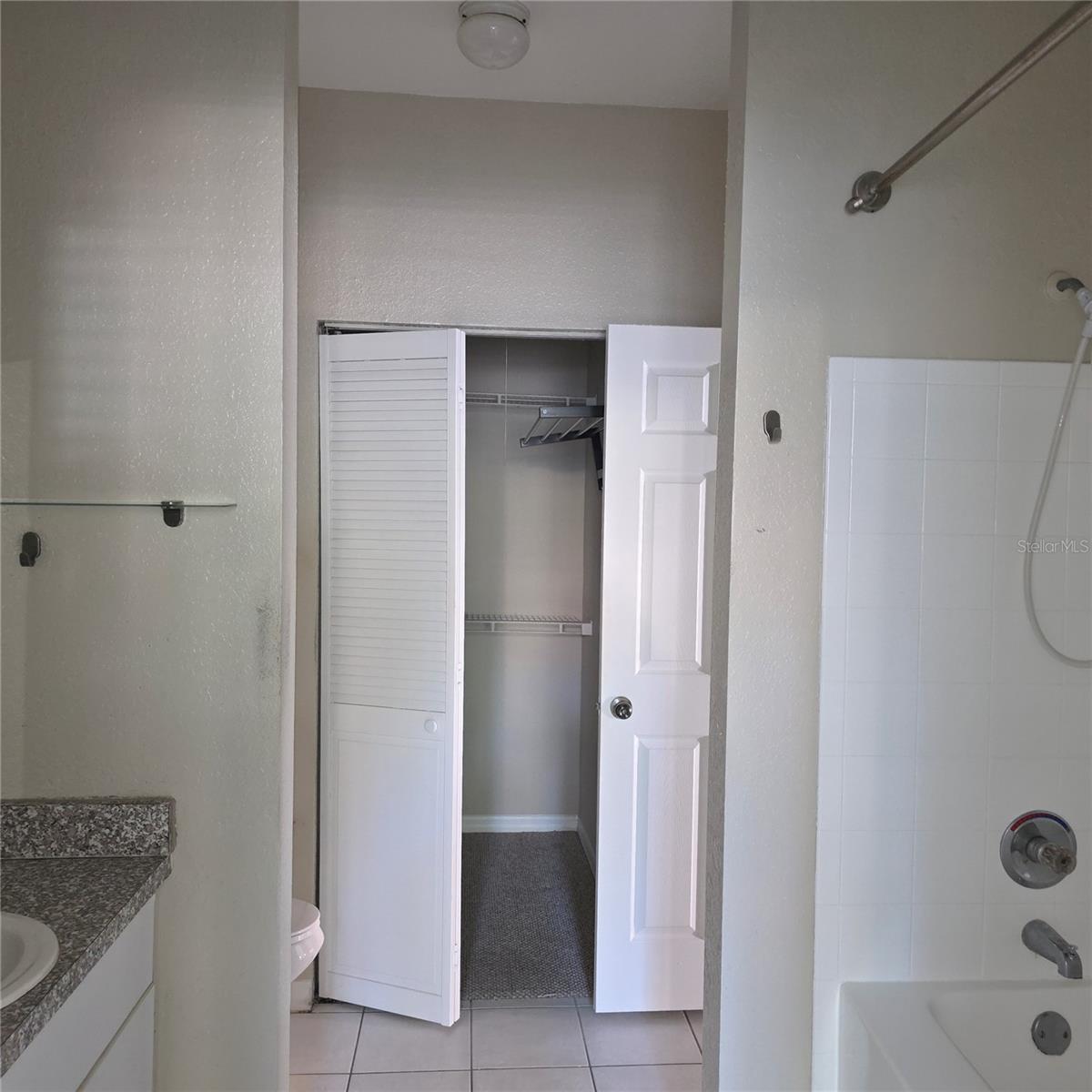 AZUR/METROWEST - Residential Lease