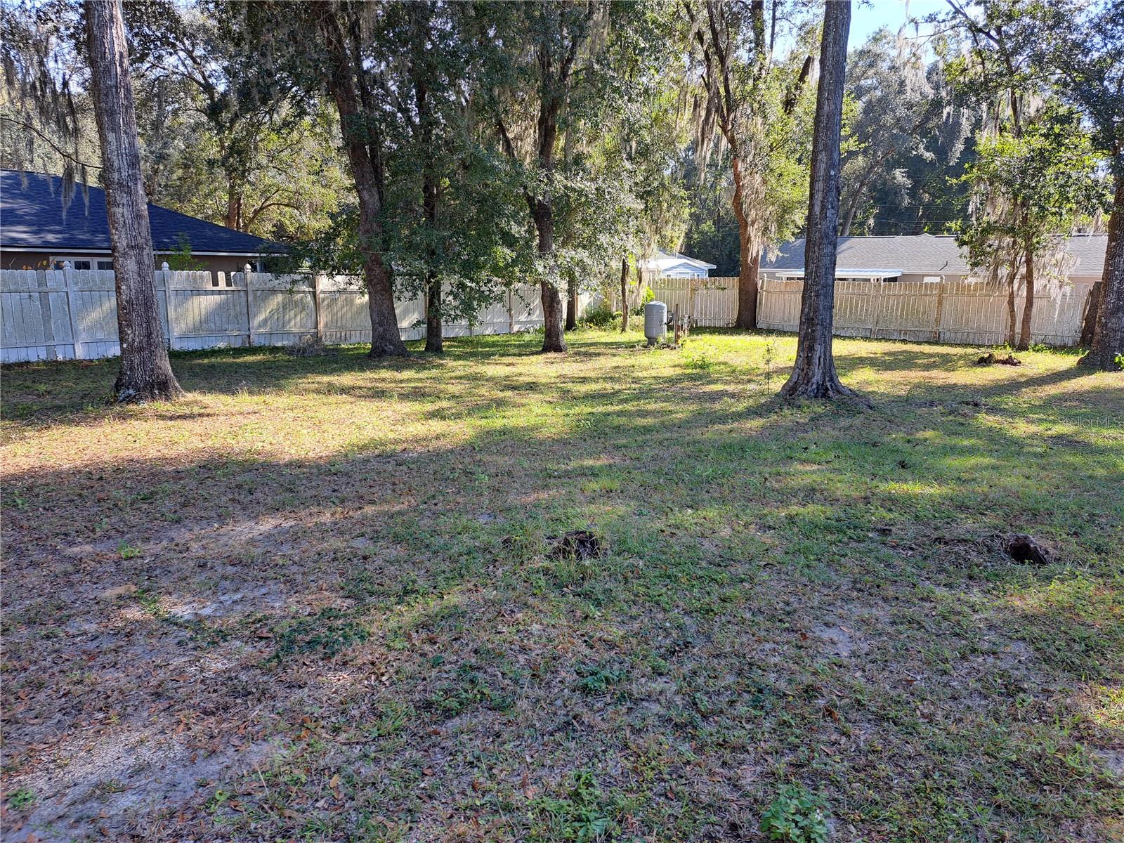 SILVER SPRINGS SHORES - Residential