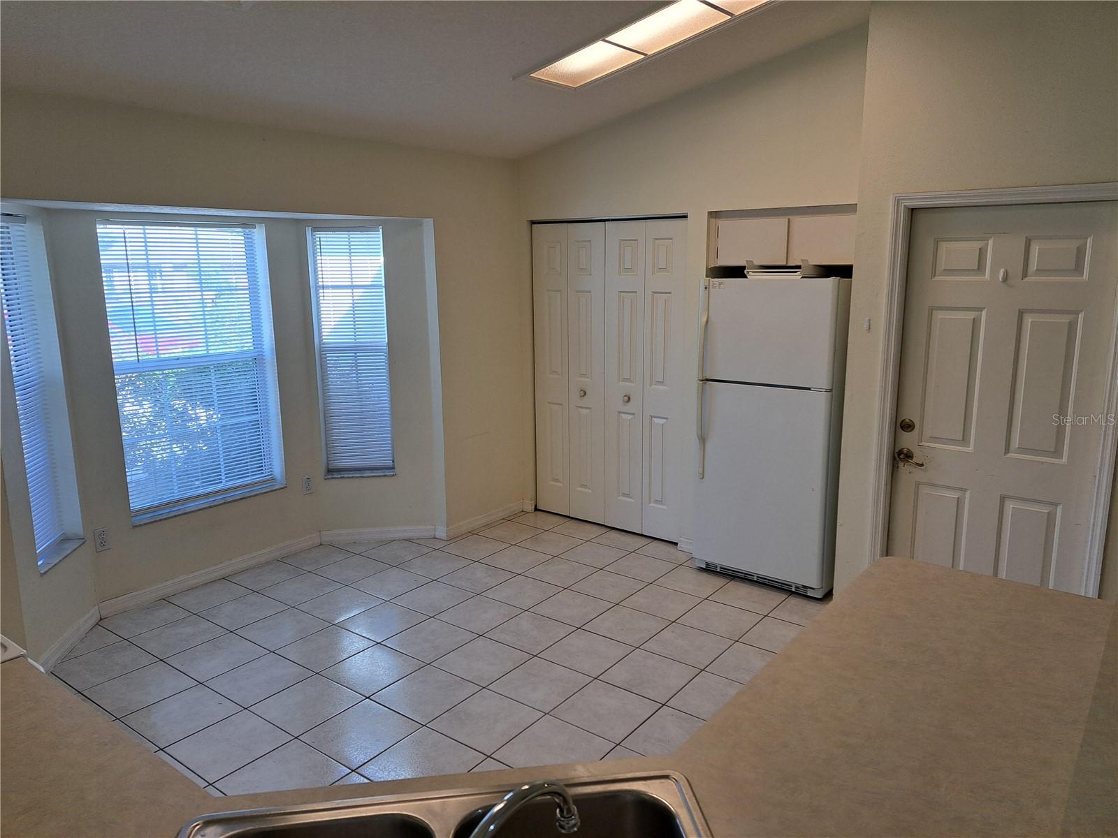 SILVER SPRINGS SHORES - Residential