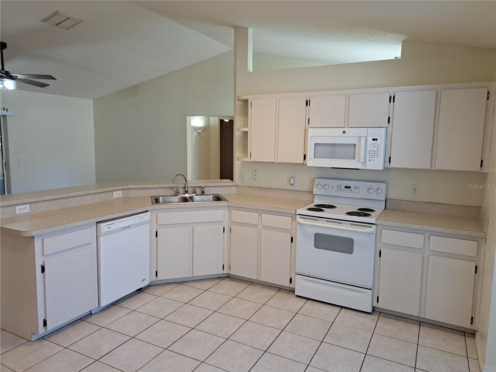 SILVER SPRINGS SHORES - Residential