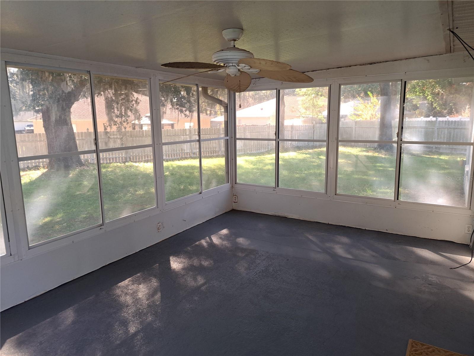 SILVER SPRINGS SHORES - Residential