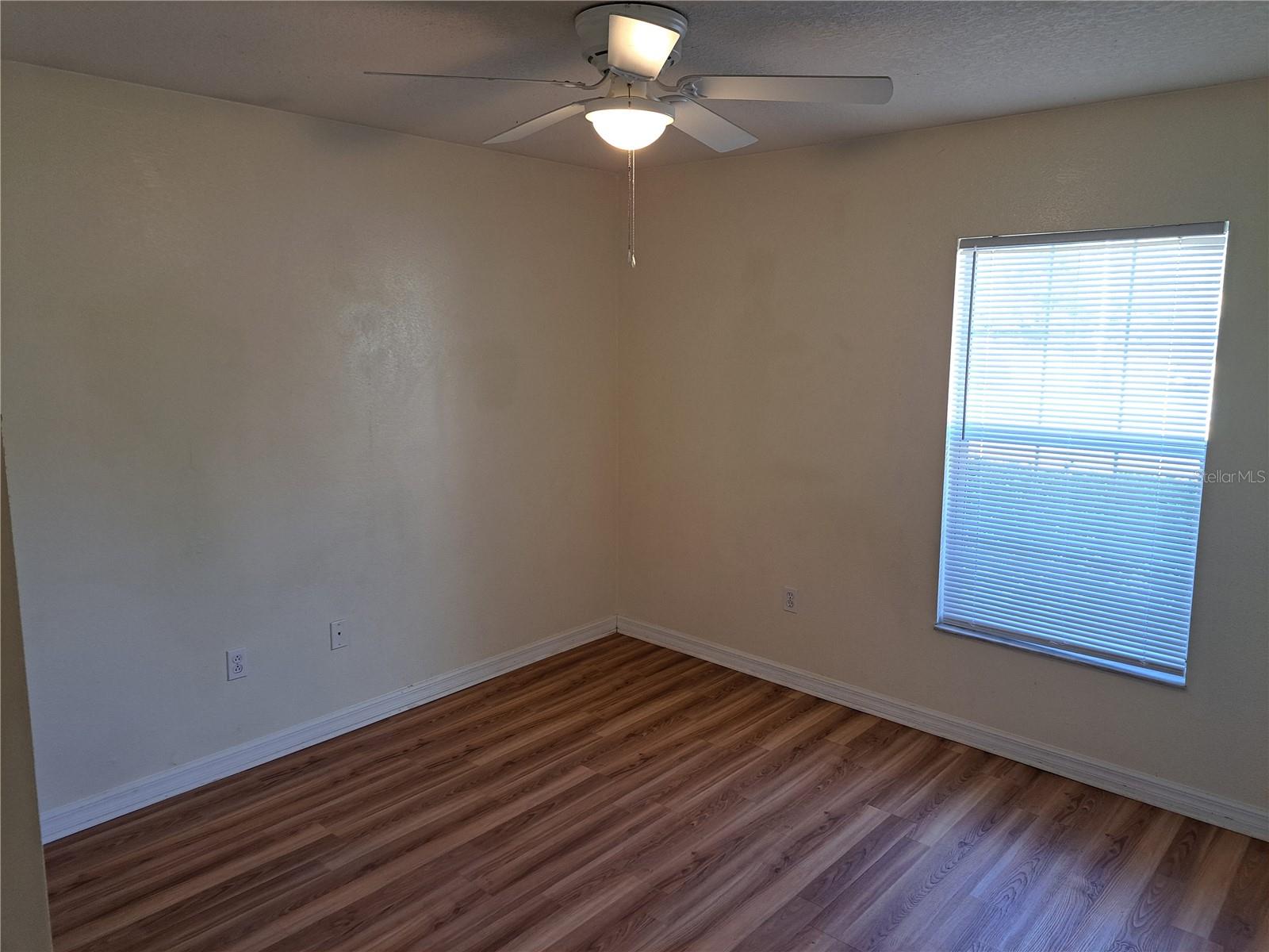 SILVER SPRINGS SHORES - Residential