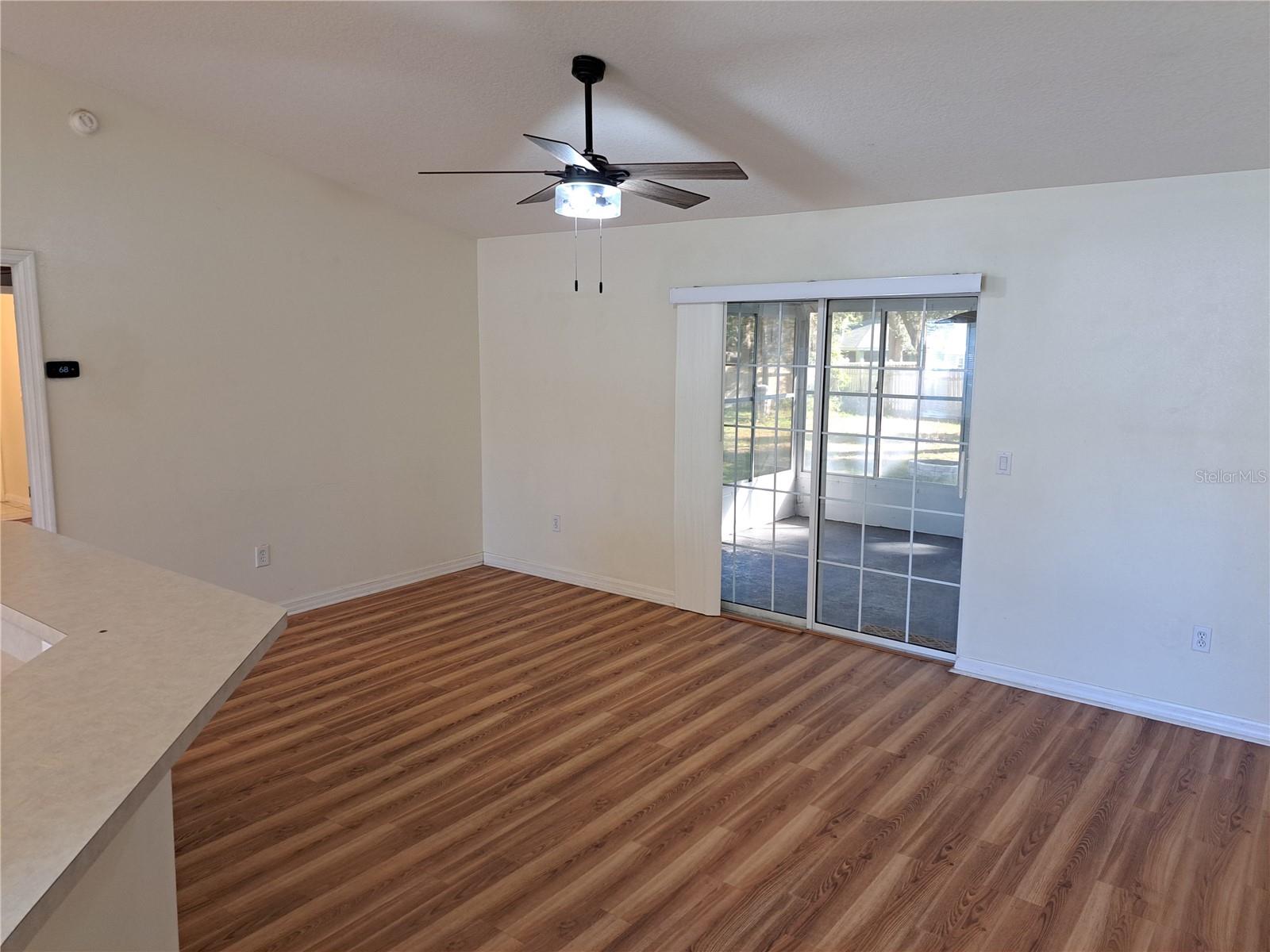 SILVER SPRINGS SHORES - Residential