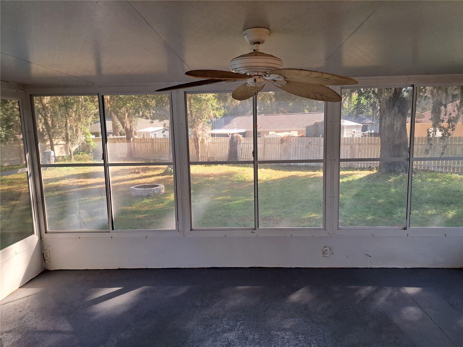 SILVER SPRINGS SHORES - Residential