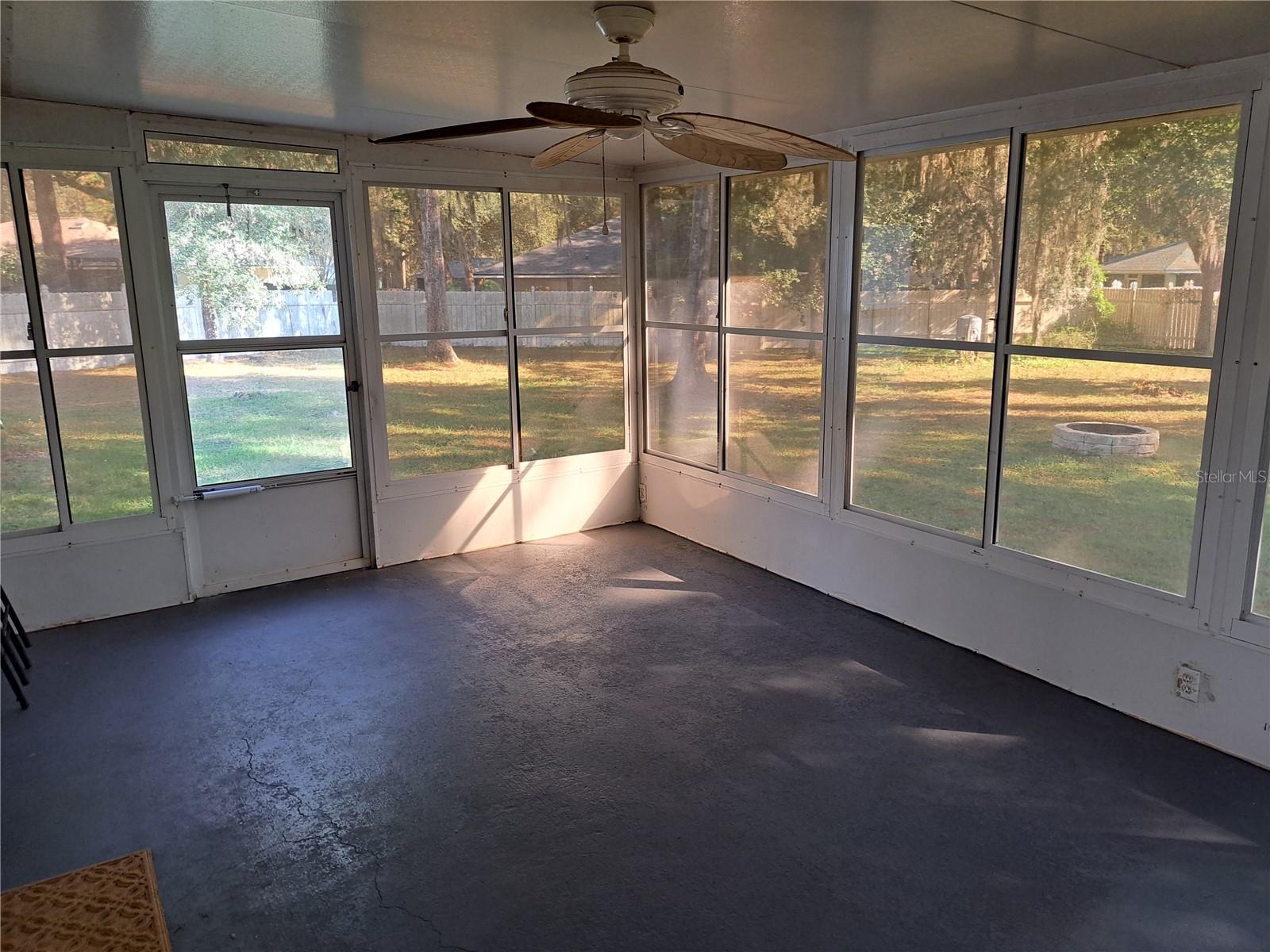 SILVER SPRINGS SHORES - Residential