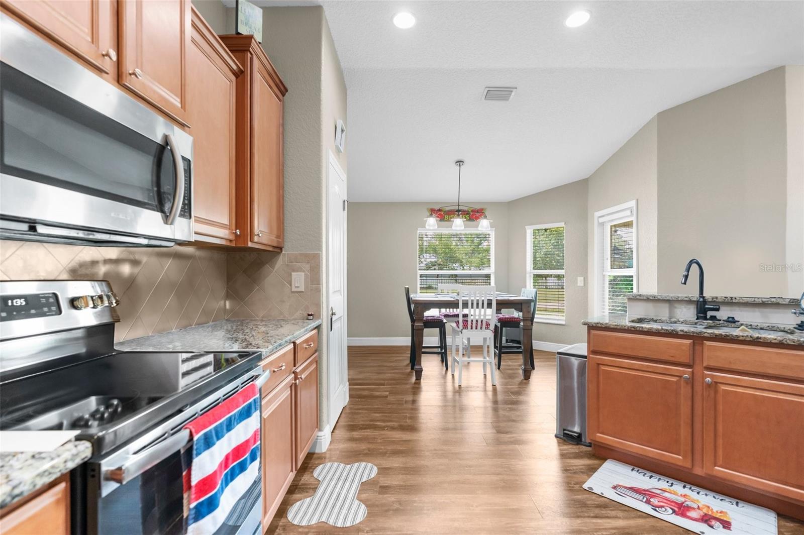 ROYAL HIGHLANDS - Residential