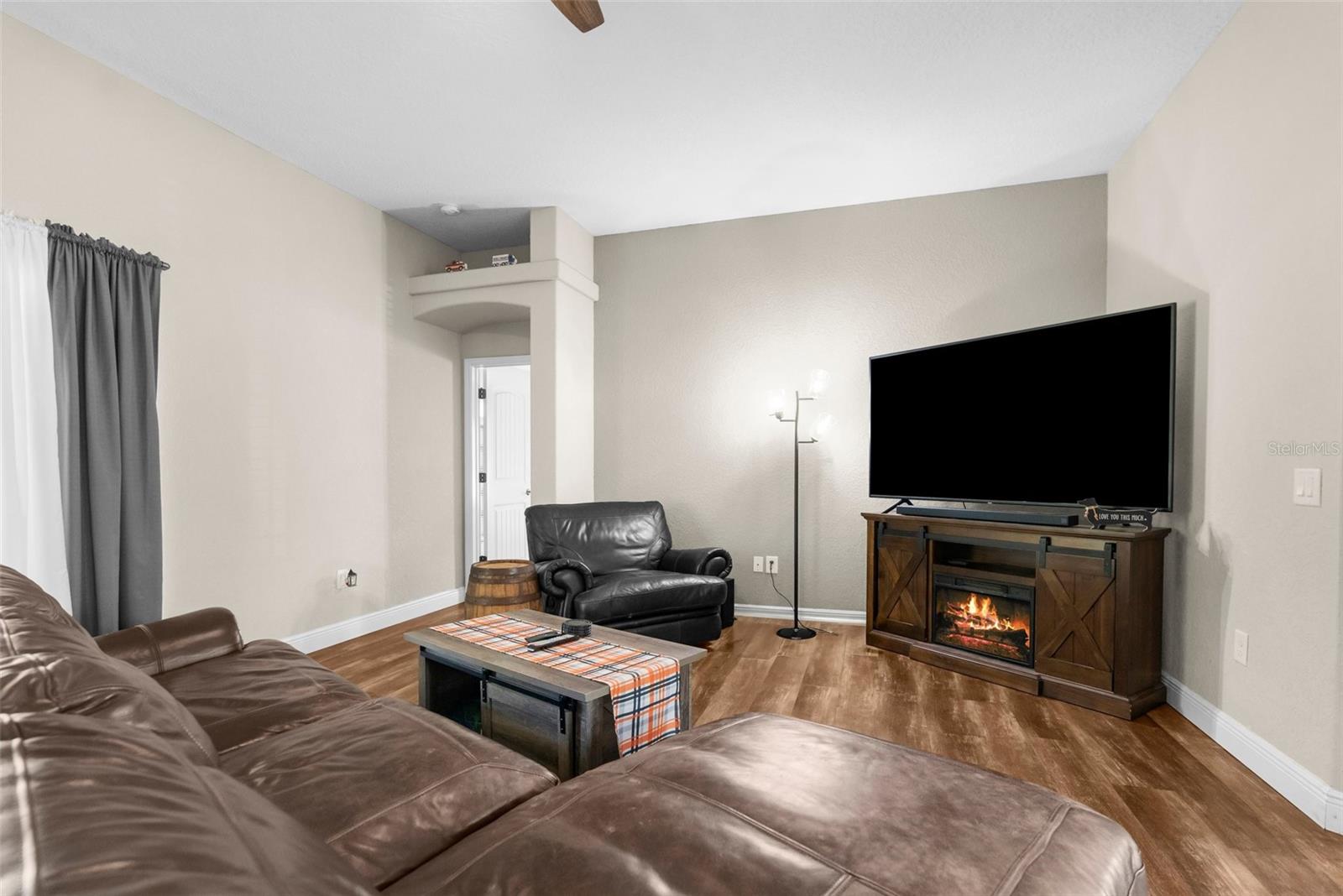 ROYAL HIGHLANDS - Residential