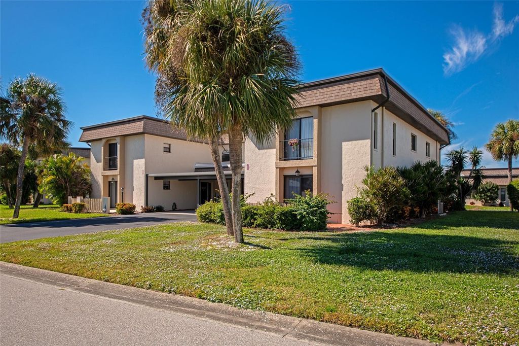 Photo of 1720 Lakeside Drive #1716-B, Venice, FL 34293 (MLS # A4671015)