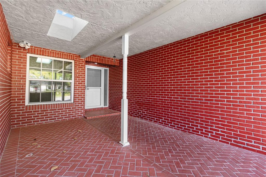 Photo of 1929 Valencia Way, Clearwater, FL 33764 (MLS # L4961336)