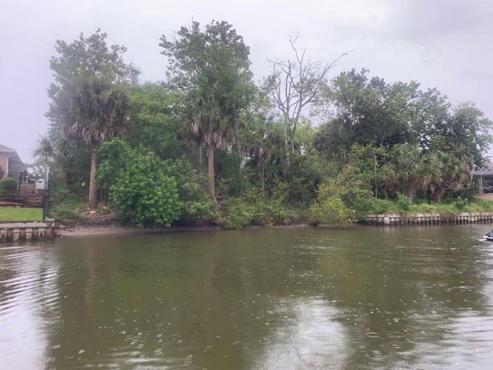 Create your own paradise in one of the most desirable single-family boating neighborhoods in all of Florida. Beautiful lot located in Palm Coast's quiet and tranquil community on a saltwater canal and cul-de-sac street, with 70 ft waterfront and friendly neighbors.
Access by boat to the ICW with an easy ride to St. Augustine, Daytona, and many wonderful and relaxing stops, including places to eat and shop. Also easy access to the Atlanta Ocean for open water fishing. No HOA, No CDD Fee, and mid-canal location with no timeframe to build. Recent bore test available.
Ride your bike or walk to shopping and restaurants in the amazing European Village, play tennis/pickleball on free courts at Holland Park, enjoy the many golf courses and beaches close by, including the famous Flagler Beach with shops, restaurants, bars, and festivals.
Wonderful schools, family activities, and fun times await. Located close to I95 and Hwy 1 for the commuter, while coming home to your own personal retreat in sunny Florida.
Professional inquiries welcome
